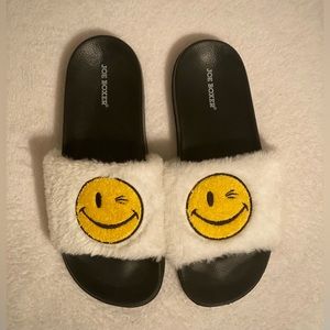 JOE BOXER FURRY SLIDES